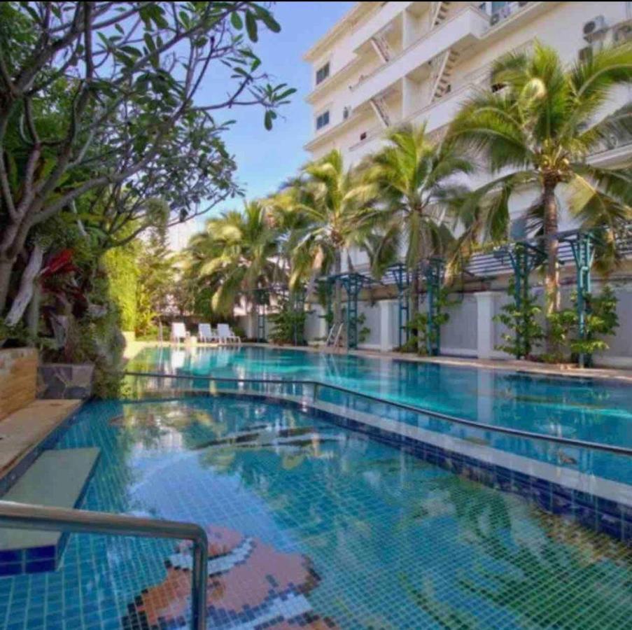 Baan Klang Condo Hotel Hua Hin Exterior photo