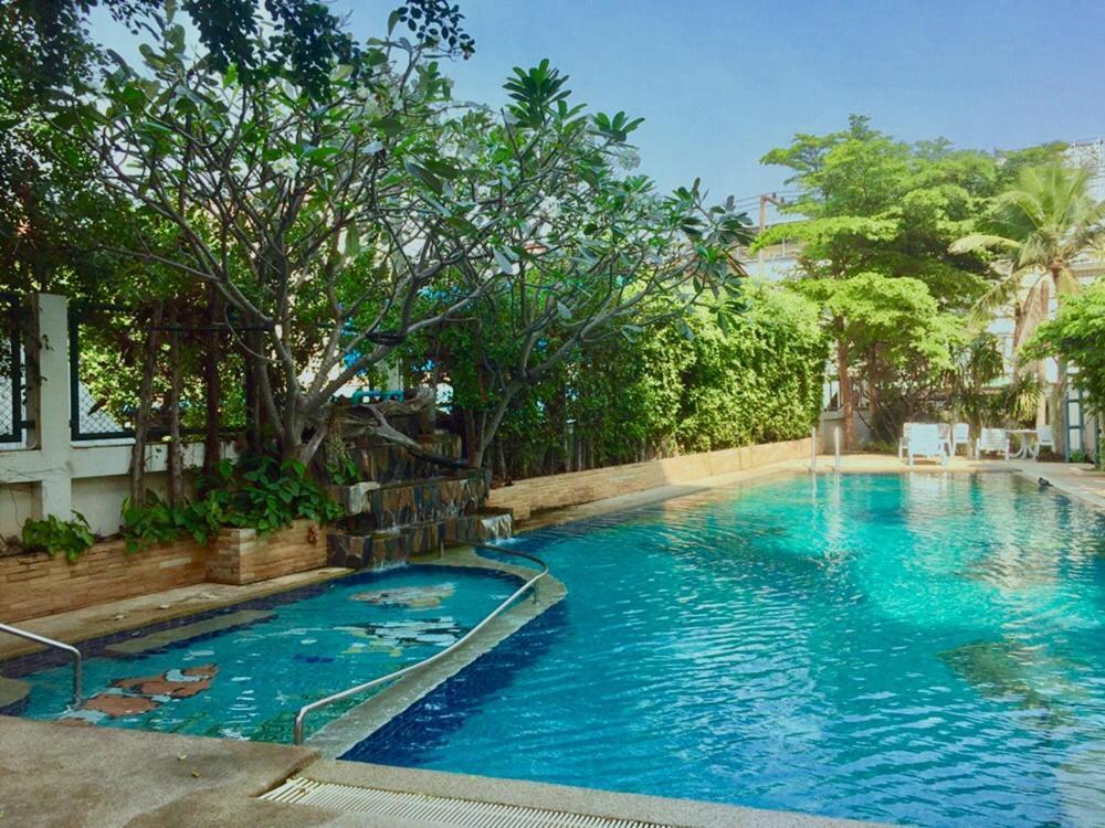 Baan Klang Condo Hotel Hua Hin Exterior photo