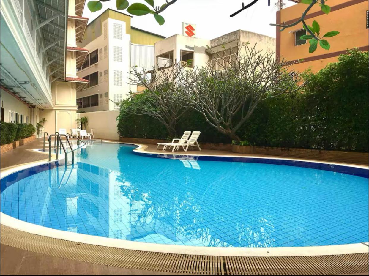Baan Klang Condo Hotel Hua Hin Exterior photo