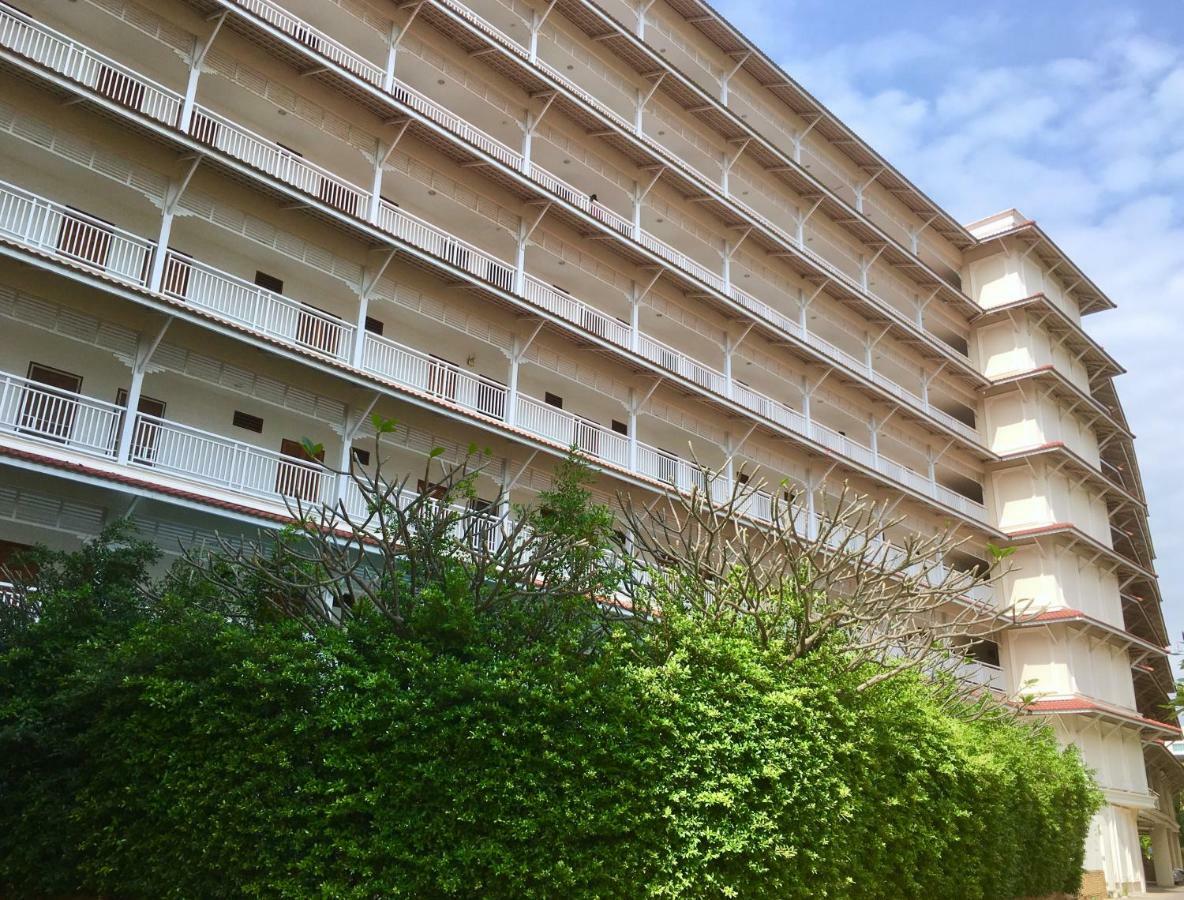 Baan Klang Condo Hotel Hua Hin Exterior photo