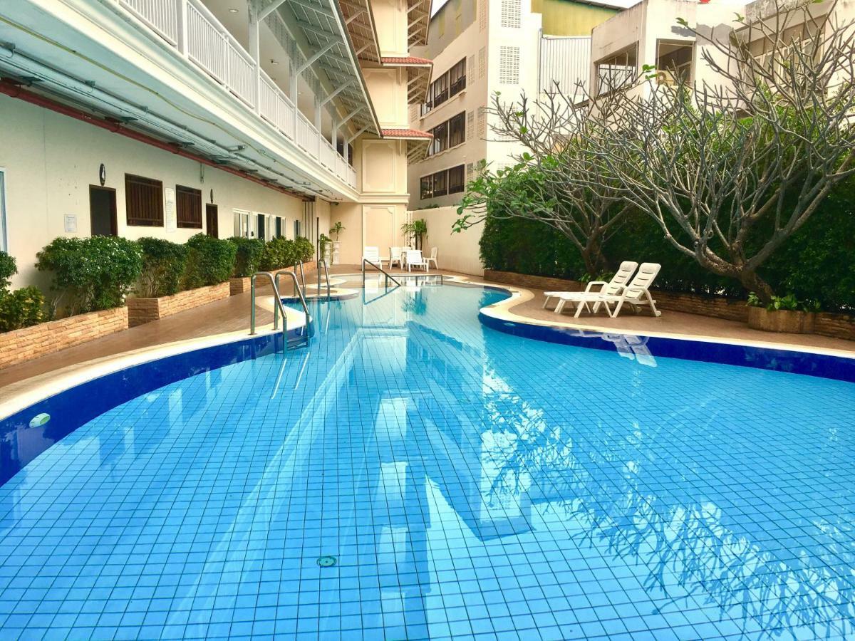 Baan Klang Condo Hotel Hua Hin Exterior photo